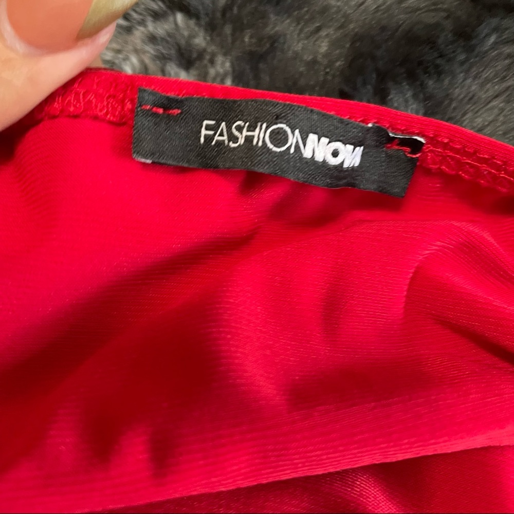 💥Fashion Nova Tokoyo Deep Halter Neck Red Bodysuit💥 - Picture 6 of 7